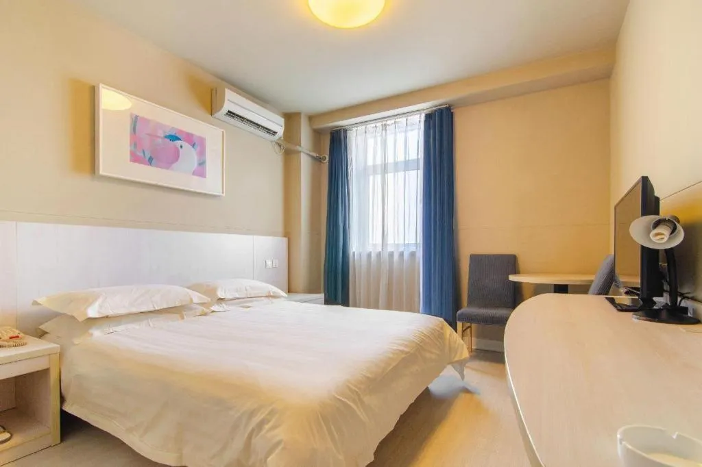 Bed in Jinjiang Inn Shenyang North Station