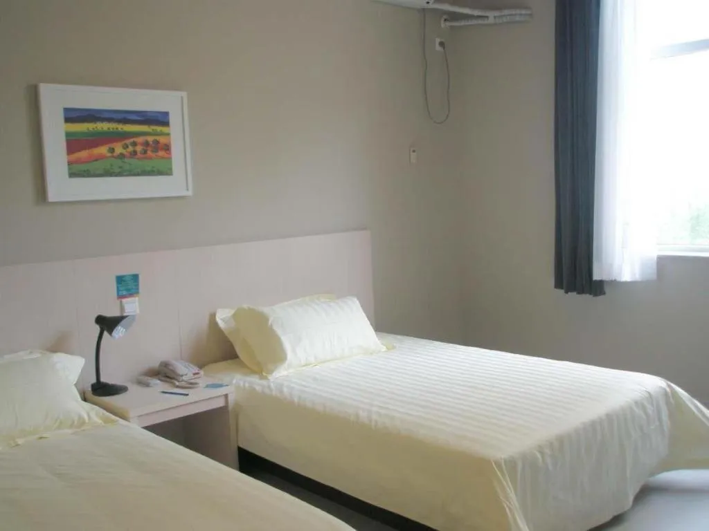 Bed in Jinjiang Inn Shenyang North Station