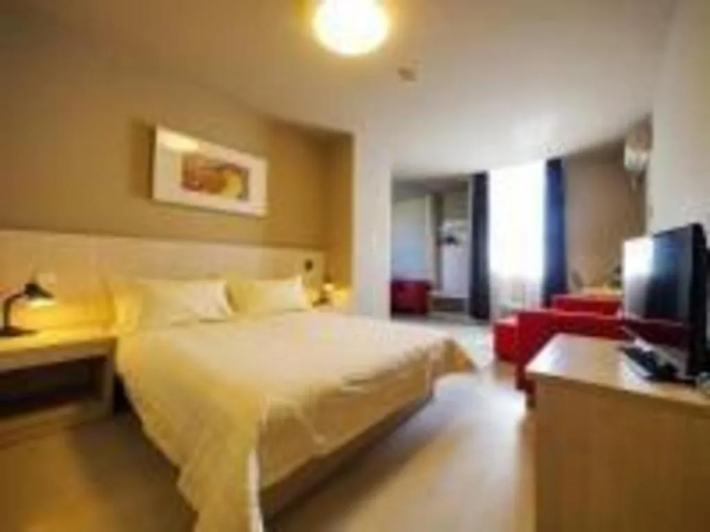 Bed in Jinjiang Inn Shenyang North Station