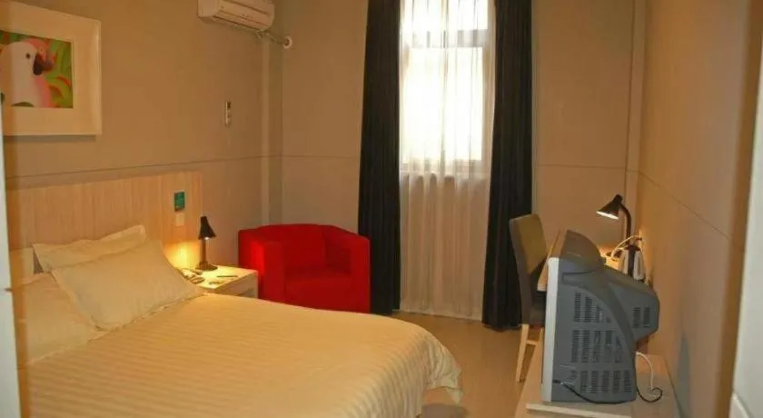 Bed in Jinjiang Inn Shenyang North Station