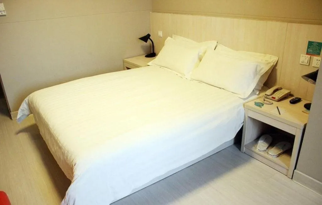 Bed in Jinjiang Inn Shenyang North Station