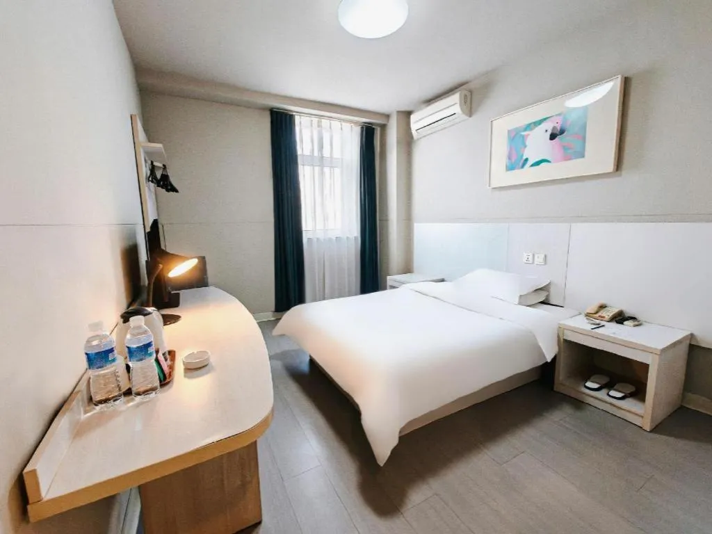 Bed in Jinjiang Inn Shenyang North Station