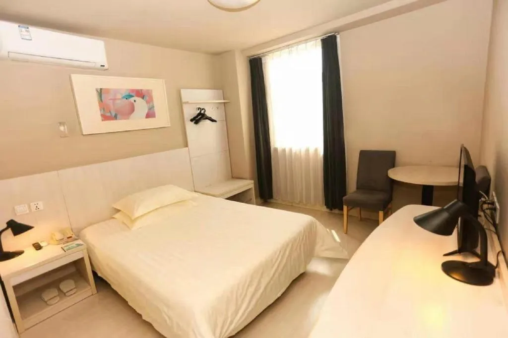 Bed in Jinjiang Inn Shenyang North Station