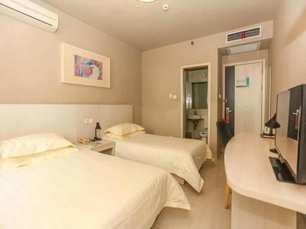 Bed in Jinjiang Inn Shenyang North Station