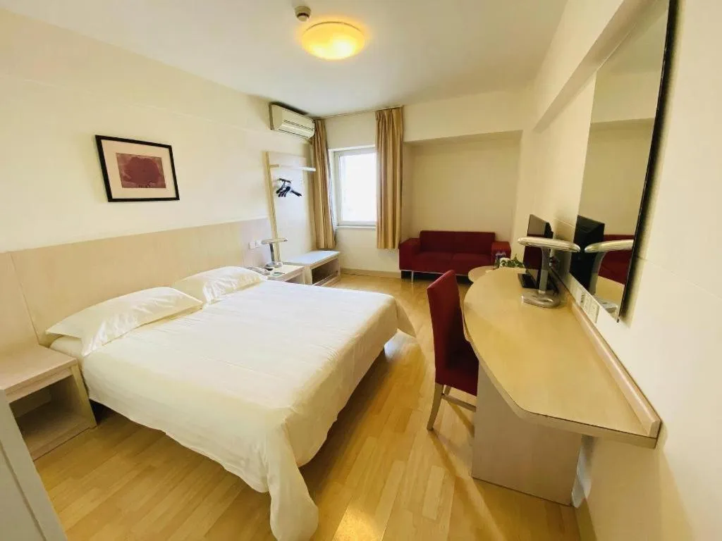 Bed in Jinjiang Inn Tianjin Zhongshan Road