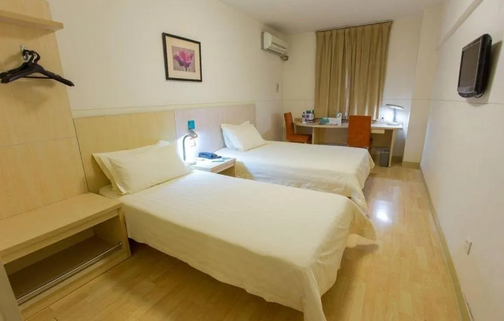 Bed in Jinjiang Inn Shenyang Xinggong North Street METRO