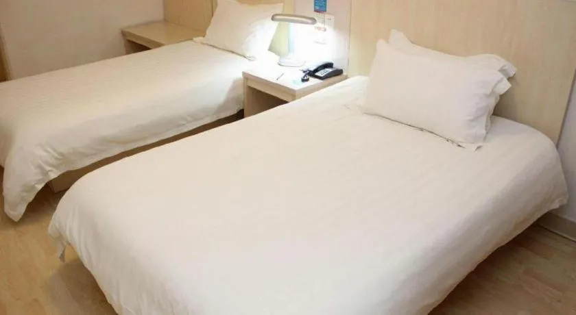 Bed in Jinjiang Inn Shenyang Xinggong North Street METRO