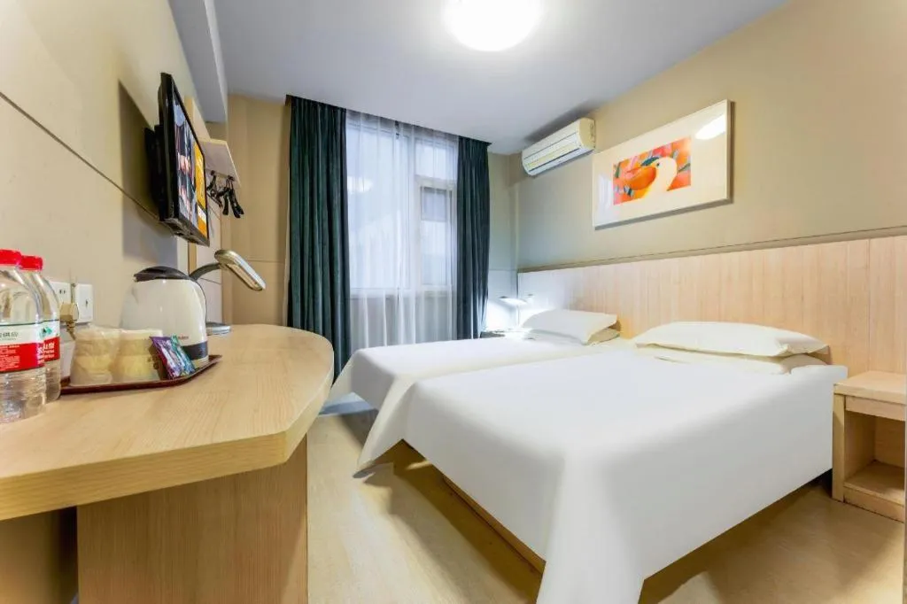 Bed in Jinjiang Inn Wuhan Wansongyuan Food Street Qushui Building