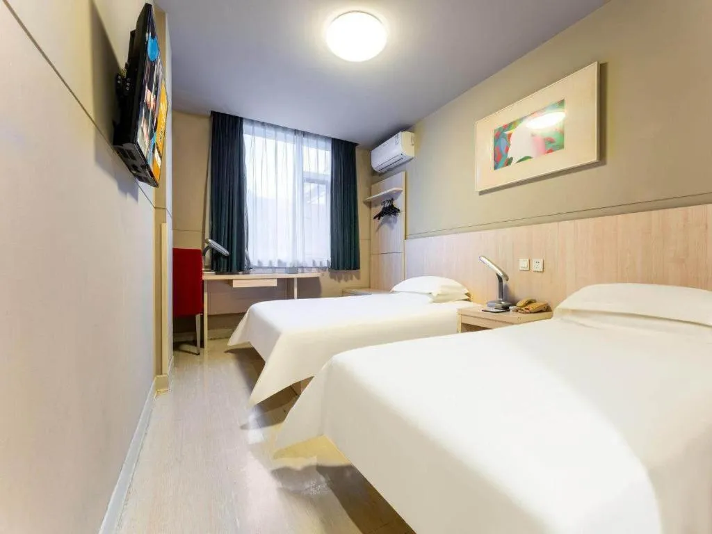 Bed in Jinjiang Inn Wuhan Wansongyuan Food Street Qushui Building