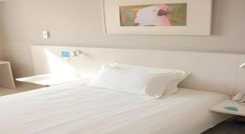 Bed in Jinjiang Inn Nanjing South Railway Station