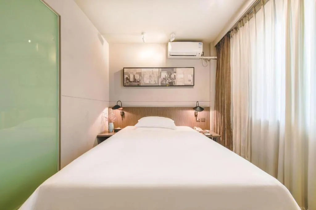 Bed in Jinjiang Inn Select Wuhan Xinhua Road Xiehe Hospital