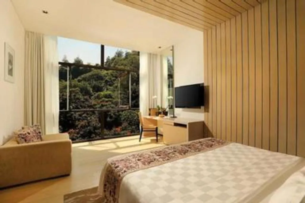 Bed in Padma Hotel Bandung