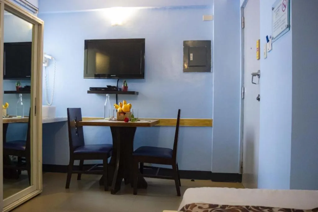 Franchise One Hotel 7430