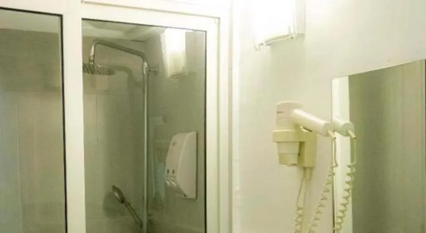 Franchise One Hotel 7430