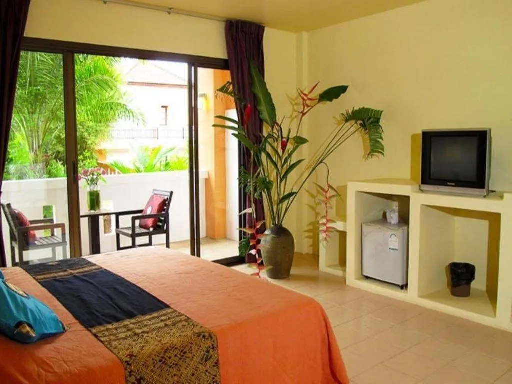 Bed in Khaolak Palm Hill Resort