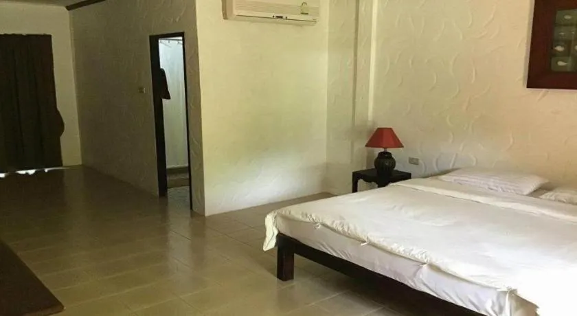 Bed in Khaolak Palm Hill Resort