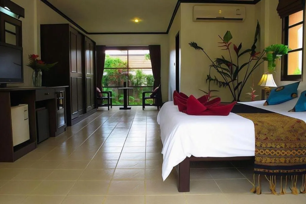 Bed in Khaolak Palm Hill Resort