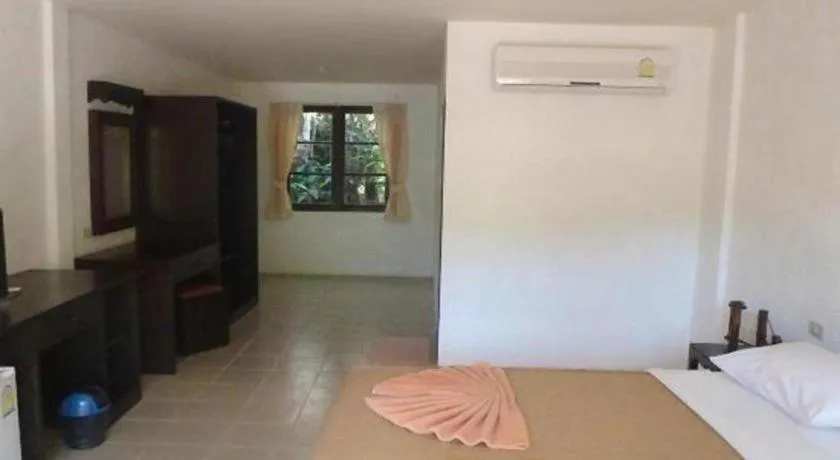 Bed in Khaolak Palm Hill Resort