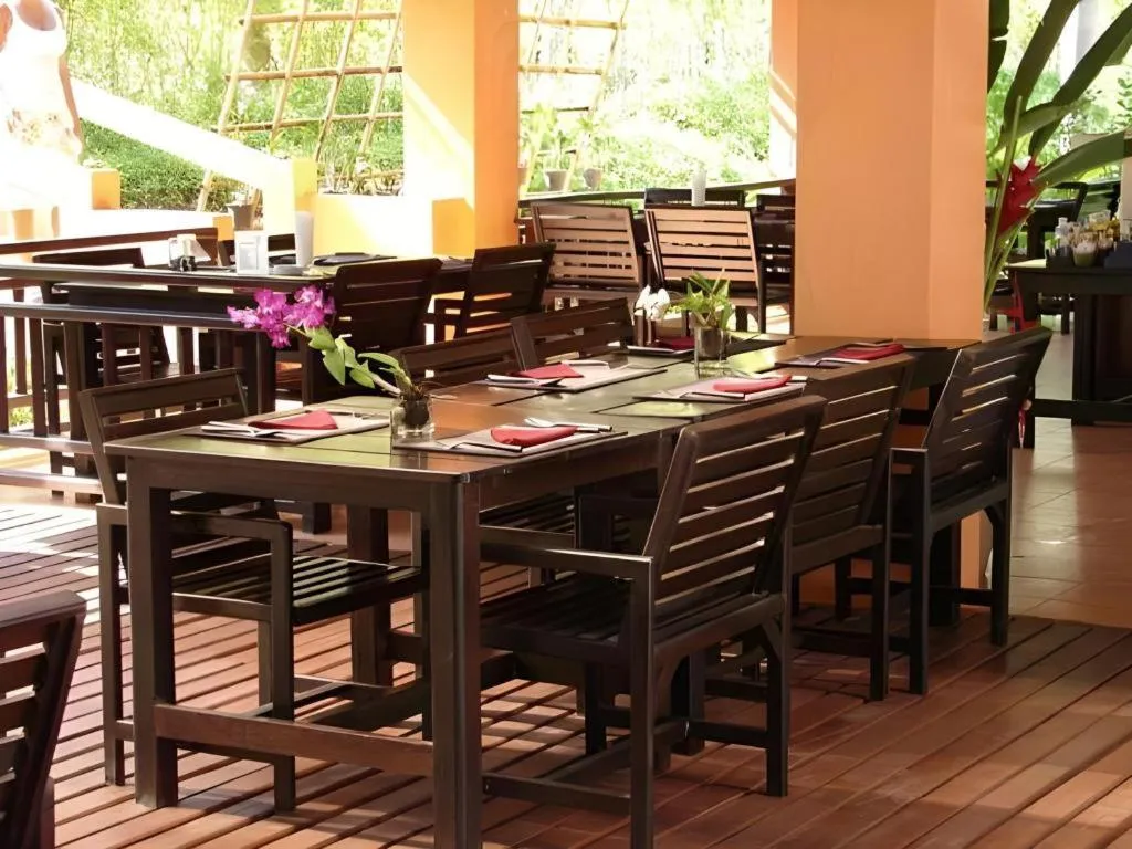 Khaolak Palm Hill Resort