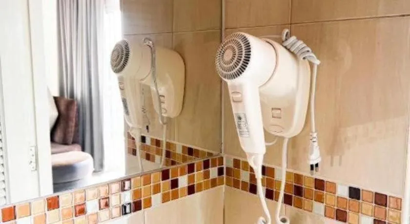 Nana Chat Bangsaen Hotel