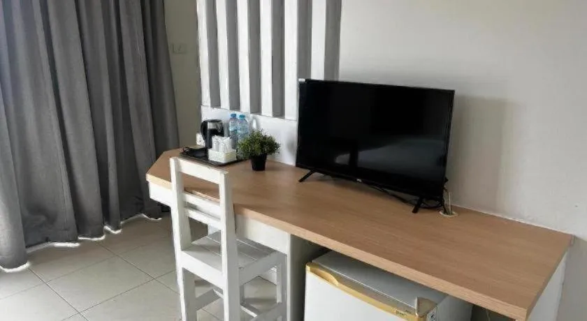 Nana Chat Bangsaen Hotel