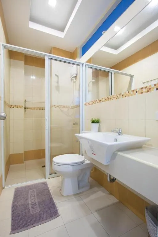 Nana Chat Bangsaen Hotel