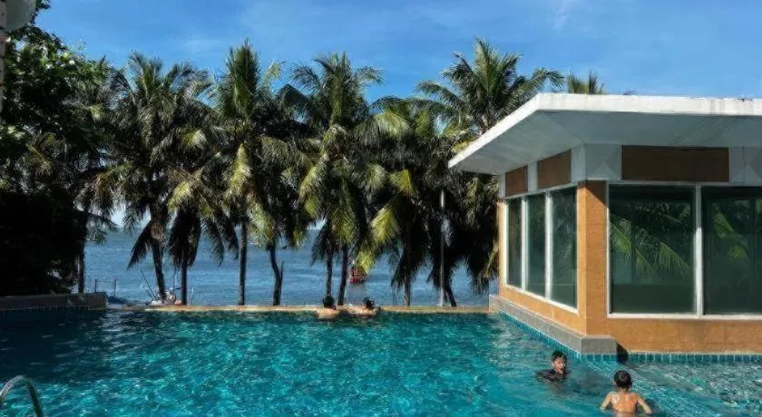 Nana Chat Bangsaen Hotel