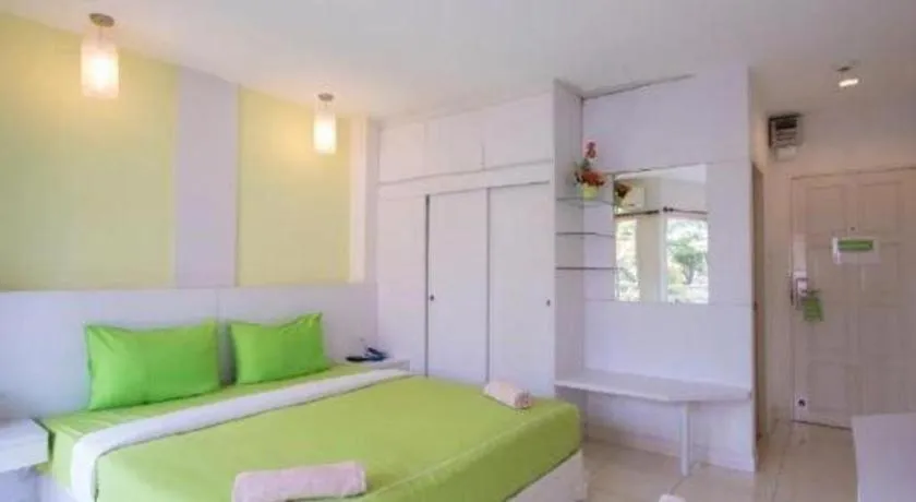 Bed in Nana Chat Bangsaen Hotel