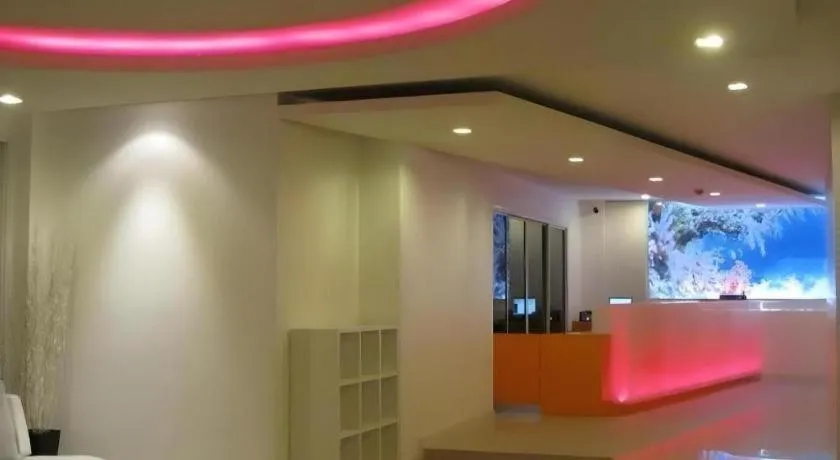 Nana Chat Bangsaen Hotel