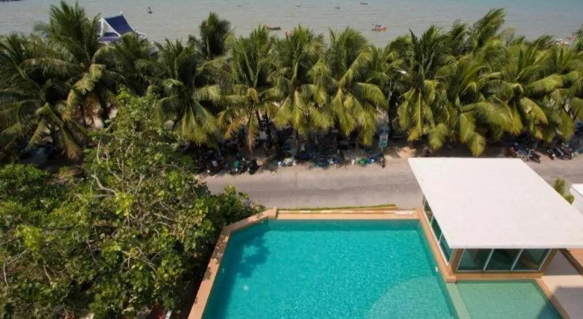 Nana Chat Bangsaen Hotel