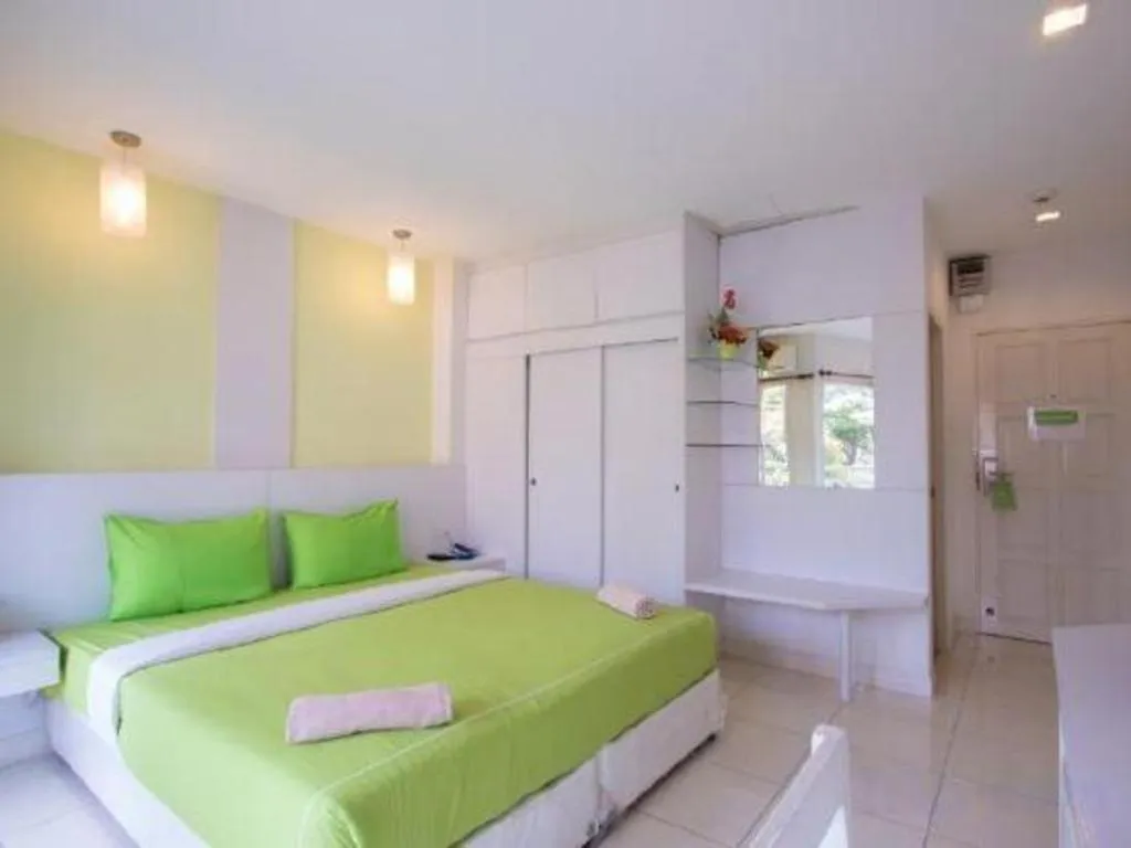 Bed in Nana Chat Bangsaen Hotel