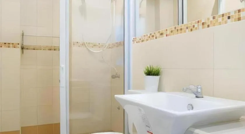 Nana Chat Bangsaen Hotel