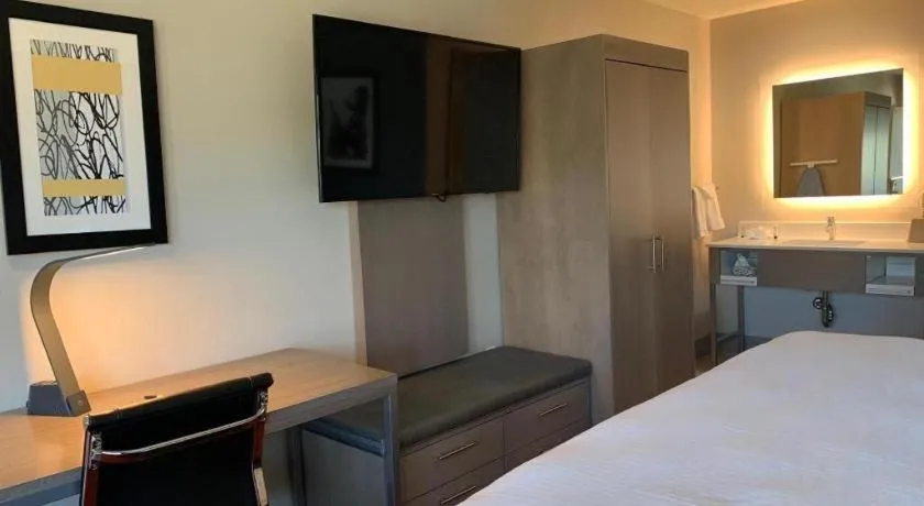 Bed in Pacific Motor Inn