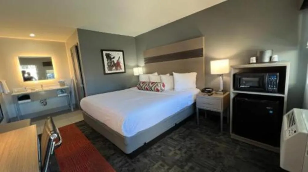 Bed in Pacific Motor Inn