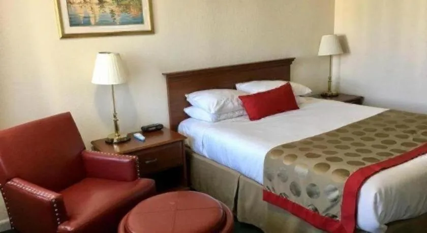 Bed in Pacific Motor Inn