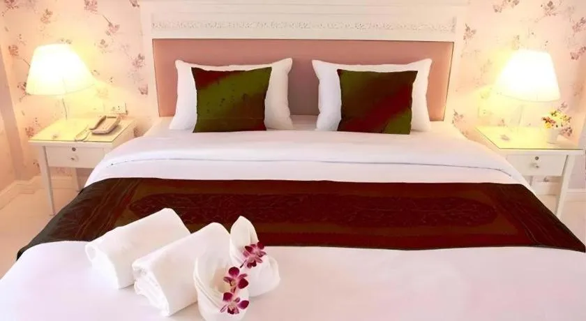 Bed in Amarin Resort