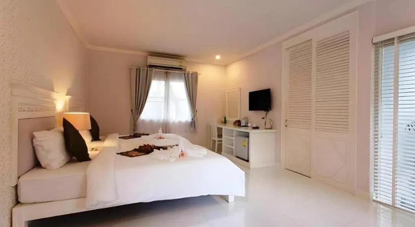 Bed in Amarin Resort