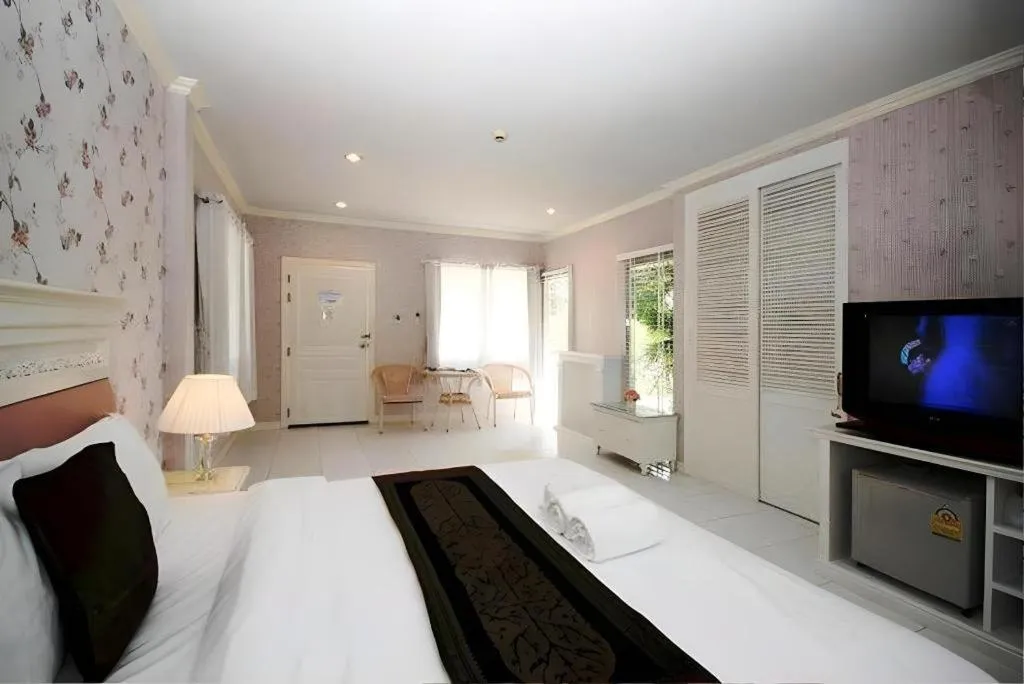 Bed in Amarin Resort