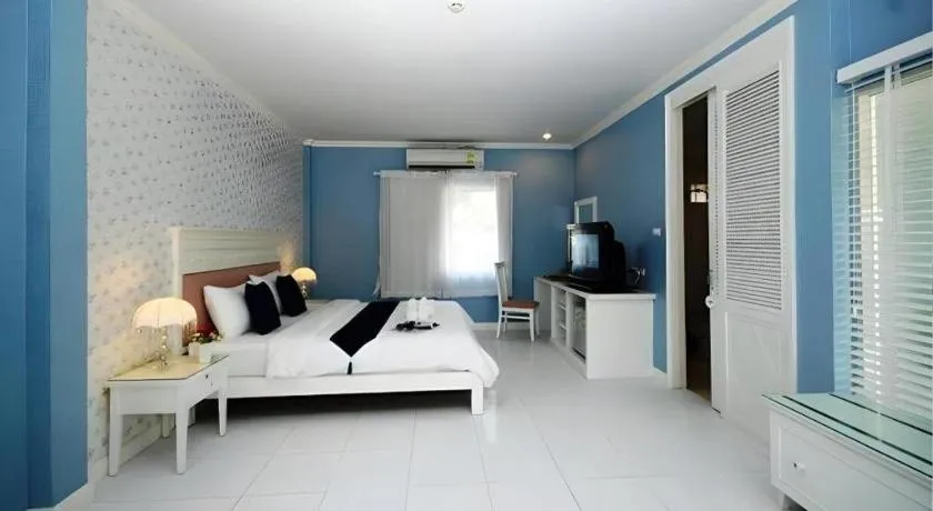 Bed in Amarin Resort