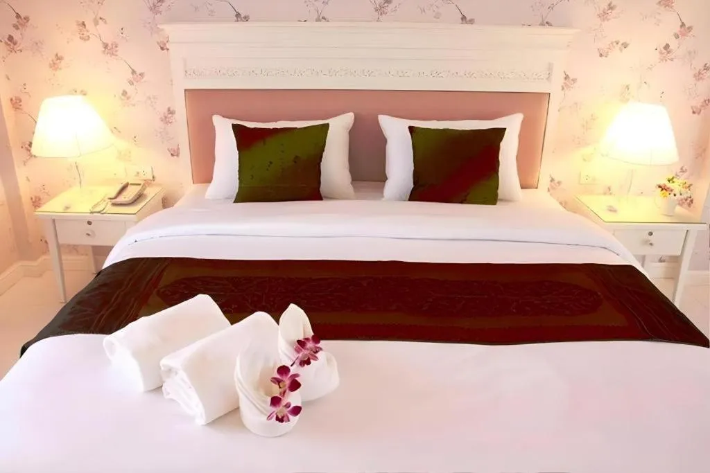 Bed in Amarin Resort