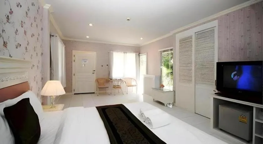 Bed in Amarin Resort