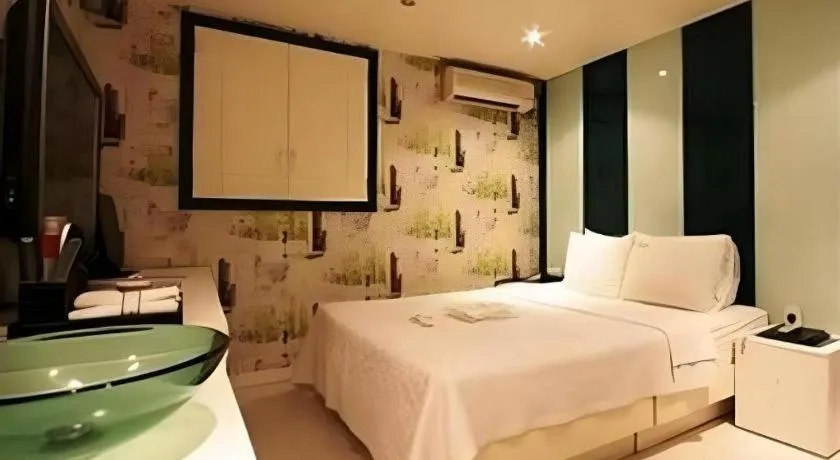 Bed in Fox Hotel
