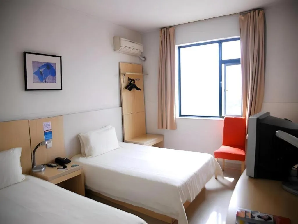 Bed in Jinjiang Inn Shaoxing Shengli West Road Luxun Hometown