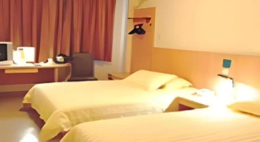 Bed in Jinjiang Inn Shaoxing Shengli West Road Luxun Hometown