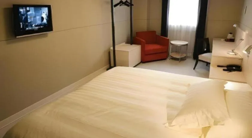 Bed in Jinjiang Inn Shaoxing Shengli West Road Luxun Hometown