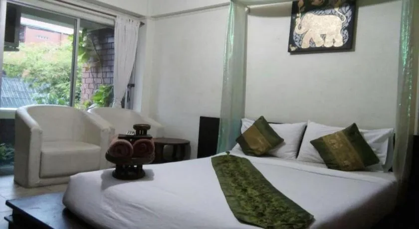 Bed in Baan Pim