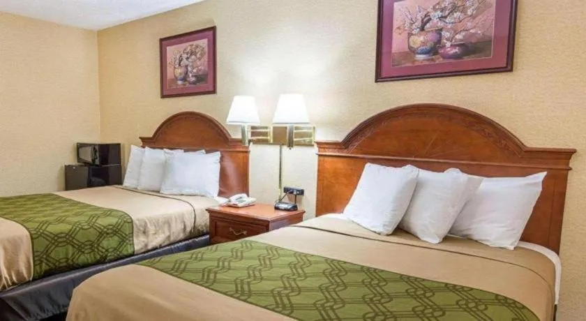 Bed in Econo Lodge Near Quantico Marine Base