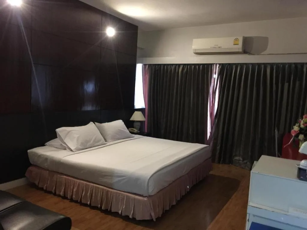 Bed in Pailyn Phitsanulok Hotel