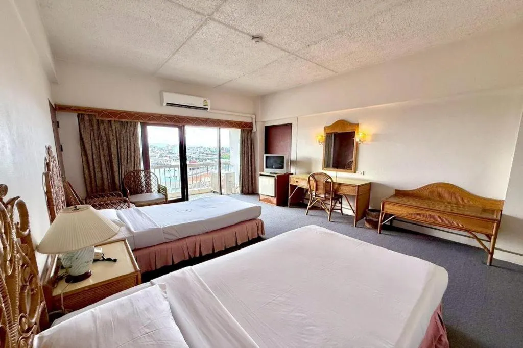 Bed in Pailyn Phitsanulok Hotel