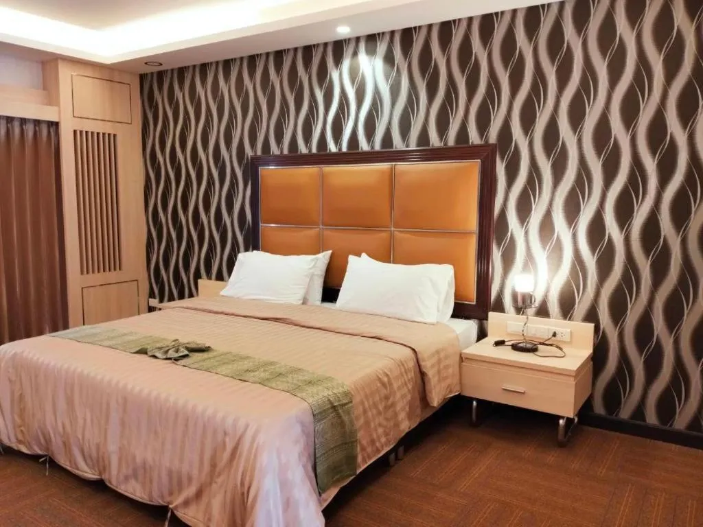 Bed in Pailyn Phitsanulok Hotel